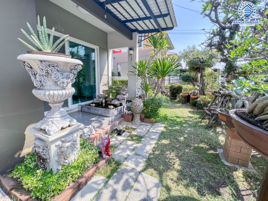 *****บ้านเดี่ยวมือสองย่านกรุงเทพฯ ม.มัณฑนาเลค วัชรพล จากแบรนด์แลนด์แอนด์เฮ้าส์ เนื้อที่กว้างขวาง 50.30 ตร.ว. ฟังก์ชัน 3 ห้องนอน 3 ห้องน้ำ ที่จอดรถ 2 คัน บ้านสวยพร้อมอยู่ บนทำเลแห่งการเดินทาง สภาพแวดล้อมเป็นเลิศ ใกล้รถไฟฟ้าสายสีเขียว "สถานีสายหยุด, สะพานใหม่" และทางด่วน "ฉลองรัช"